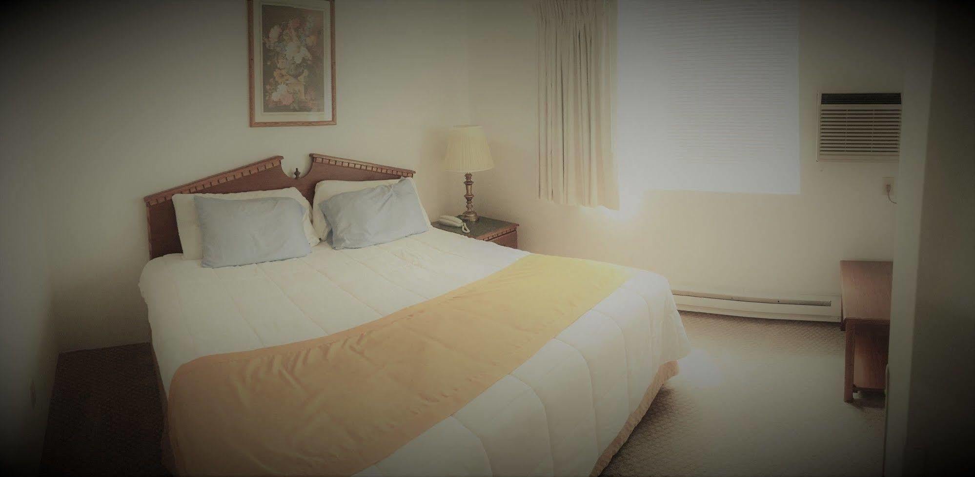 Model Towne Inn Motel Gwinn エクステリア 写真
